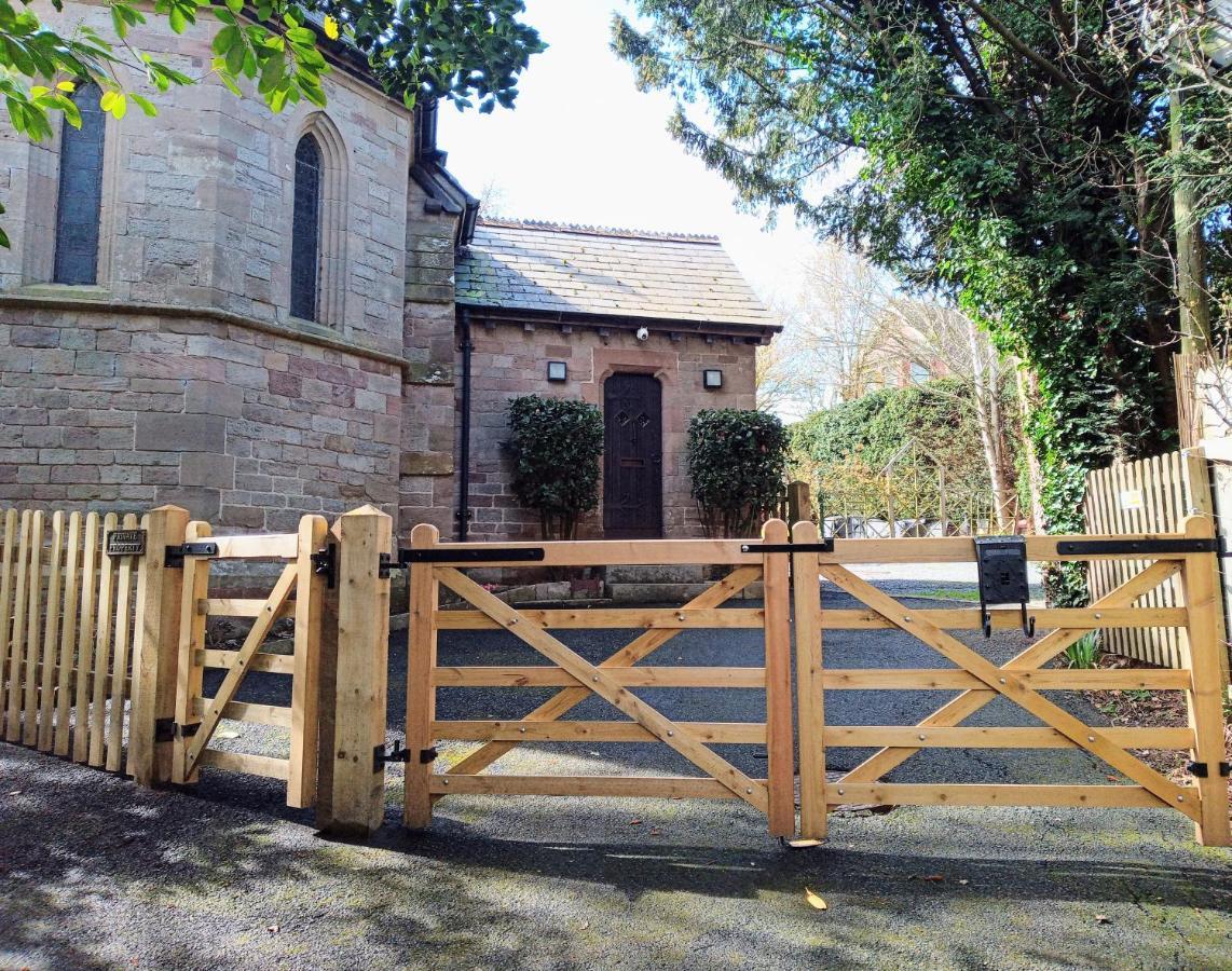 St James House - Converted Church Hereford Exterior foto